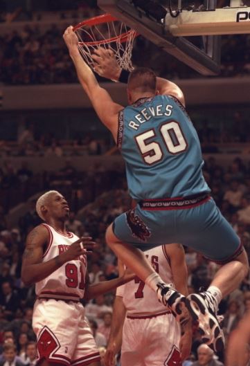 Bryant Reeves dunking